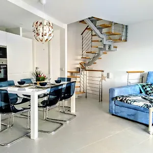 https://nuevo-y-acogedor-duplex-frente-al-mar.in-canary-islands.com